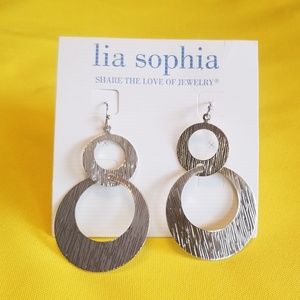 🛍 5/$25 NWOT Lia Sophia Silver earrings